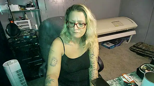 Snapshot of Lisalovely6981 chatting on February 2025 09:11:01 AM Lisalovely6981 online show from February 2025 09:11:01 AM