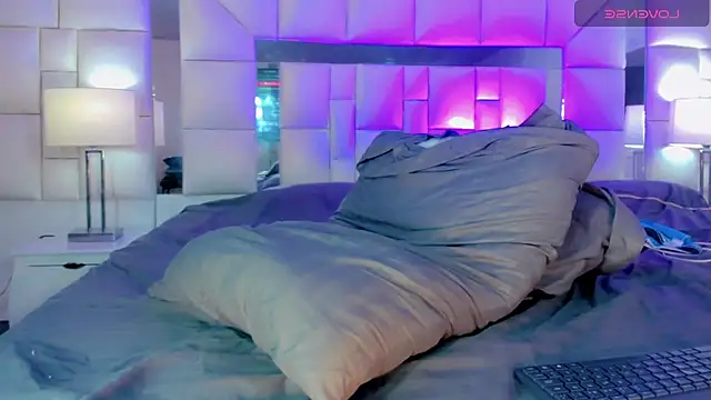 naomy  xx online show from February 2025 01:27:01 AM