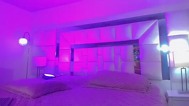 naomy  xx online show from March 2025 07:46:02 PM