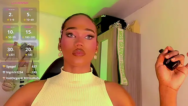 Snapshot of naomy__xx chatting on May 2026 09:01:01 PM naomy xx online show from May 2026 09:01:01 PM