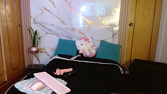 Snapshot of kittycatw chatting on March 2026 03:33:01 AM kittycatw online show from March 2026 03:33:01 AM