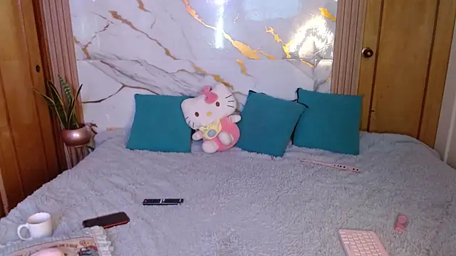 kittycatw online show from April 2026 01:18:01 AM
