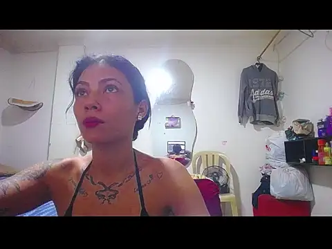 Snapshot of harry_lia_ chatting on December 2025 07:45:02 PM harry lia online show from December 2025 07:45:02 PM