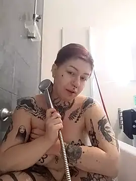 divine eve online show from November 2025 04:18:02 PM