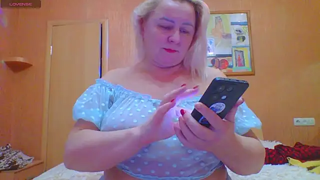 mira robinsonnn online show from November 2025 10:23:01 AM