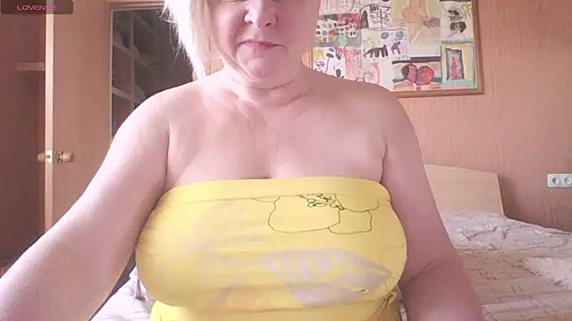 mira robinsonnn online show from April 2026 02:47:02 AM