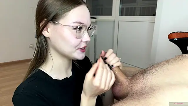 Snapshot of sexstar_lif3style chatting on November 2025 05:44:02 PM sexstar lif3style online show from November 2025 05:44:02 PM