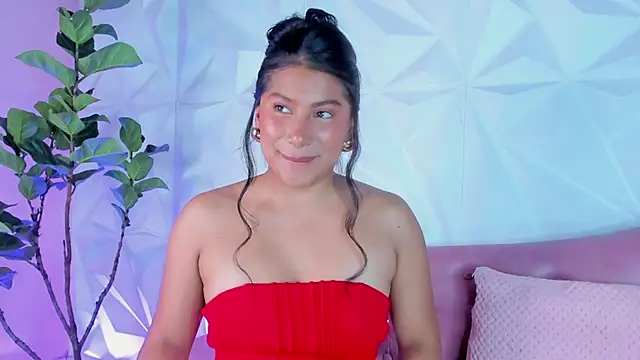 LinnaGardenia online show from February 2025 05:04:02 PM