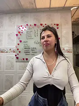 Snapshot of Alanna_atm_ chatting on December 2024 09:25:02 PM Alanna atm online show from December 2024 09:25:02 PM