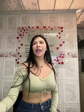 Snapshot of Alanna_atm_ chatting on February 2025 05:30:02 PM Alanna atm online show from February 2025 05:30:02 PM