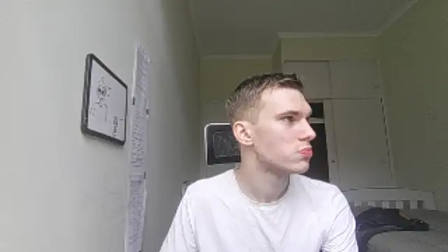 Snapshot of bluegaze6 chatting on October 2025 12:20:01 AM bluegaze6 online show from October 2025 12:20:01 AM