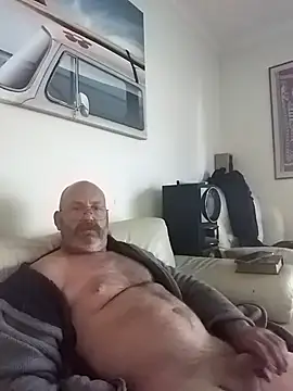 iambradz online show from February 2025 12:30:01 AM