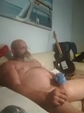 iambradz online show from October 2025 04:52:01 PM