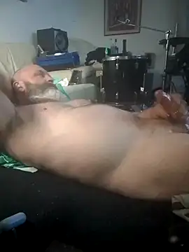 iambradz online show from November 2025 02:18:02 PM