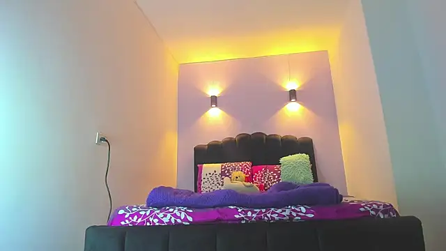 Sofia Clauss  online show from September 2025 04:24:02 AM