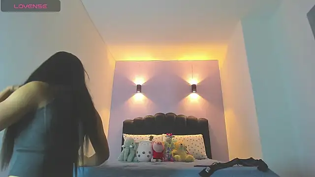 Sofia Clauss  online show from November 2025 02:12:01 AM