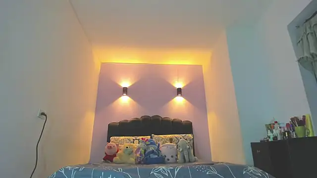 Sofia Clauss  online show from April 2026 04:14:02 AM