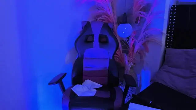 Snapshot of Sofiia-Rubb chatting on January 2025 10:04:02 AM Sofiia-Rubb online show from January 2025 10:04:02 AM