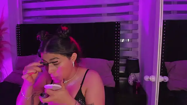 Snapshot of Sofiia-Rubb chatting on January 2025 07:06:02 AM Sofiia-Rubb online show from January 2025 07:06:02 AM