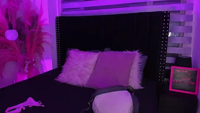 Snapshot of Sofiia-Rubb chatting on January 2025 04:25:01 AM Sofiia-Rubb online show from January 2025 04:25:01 AM