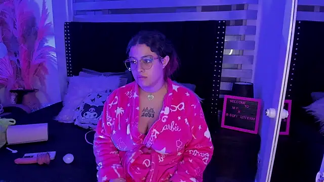 Snapshot of Sofiia-Rubb chatting on February 2025 07:04:02 AM Sofiia-Rubb online show from February 2025 07:04:02 AM