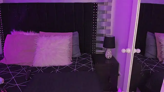 Snapshot of Sofiia-Rubb chatting on March 2025 04:19:01 AM Sofiia-Rubb online show from March 2025 04:19:01 AM