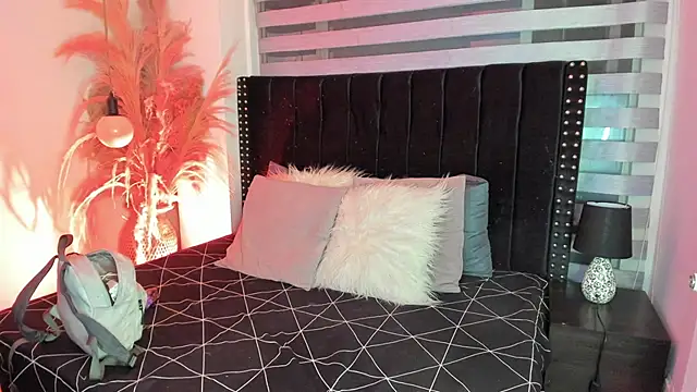 Snapshot of Sofiia-Rubb chatting on March 2025 04:17:02 AM Sofiia-Rubb online show from March 2025 04:17:02 AM