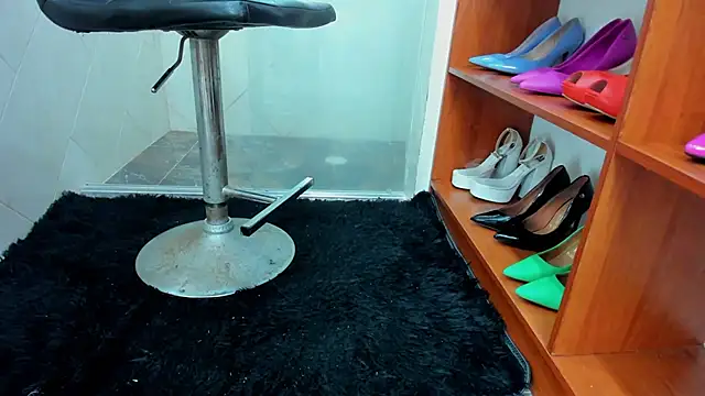 FOXYRIVER  online show from February 2025 11:33:01 AM