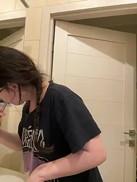 Snapshot of emigooflordXD chatting on February 2025 04:26:01 PM emigooflordXD online show from February 2025 04:26:01 PM