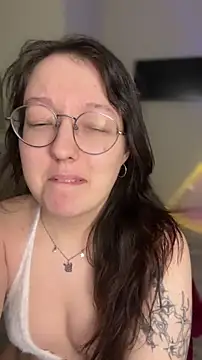 Snapshot of emigooflordXD chatting on February 2026 07:32:02 PM emigooflordXD online show from February 2026 07:32:02 PM