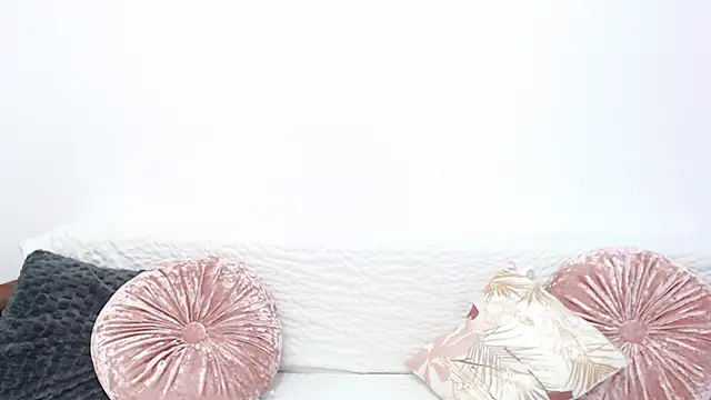 Snapshot of RebecaMur chatting on September 2025 04:40:02 PM RebecaMur online show from September 2025 04:40:02 PM