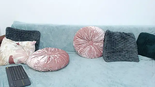 Snapshot of RebecaMur chatting on September 2025 05:02:02 PM RebecaMur online show from September 2025 05:02:02 PM