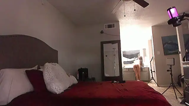 yiauana online show from February 2026 11:14:01 PM