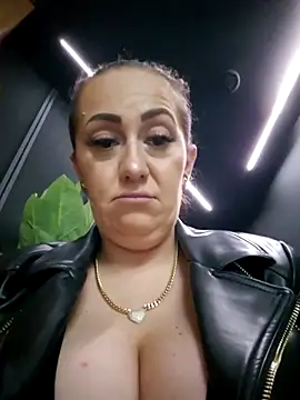 AvaLloyd online show from March 2025 03:51:02 AM