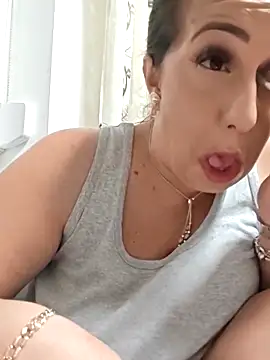 AvaLloyd online show from October 2025 02:23:02 AM