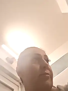 AvaLloyd online show from October 2025 02:48:02 AM