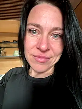 Snapshot of CuteNata chatting on November 2025 11:07:01 AM CuteNata online show from November 2025 11:07:01 AM