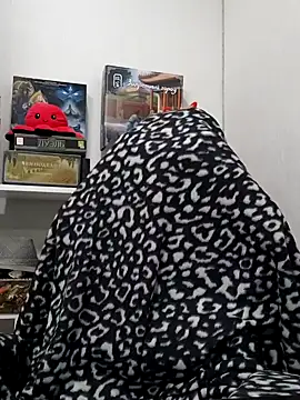 ElliMoor online show from December 2024 07:28:01 AM