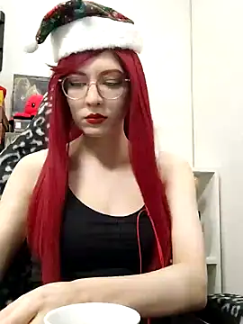 ElliMoor online show from December 2024 01:00:02 PM