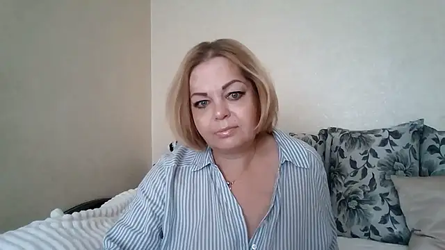 Snapshot of SofiyaPetrova chatting on July 2026 12:14:01 PM SofiyaPetrova online show from July 2026 12:14:01 PM