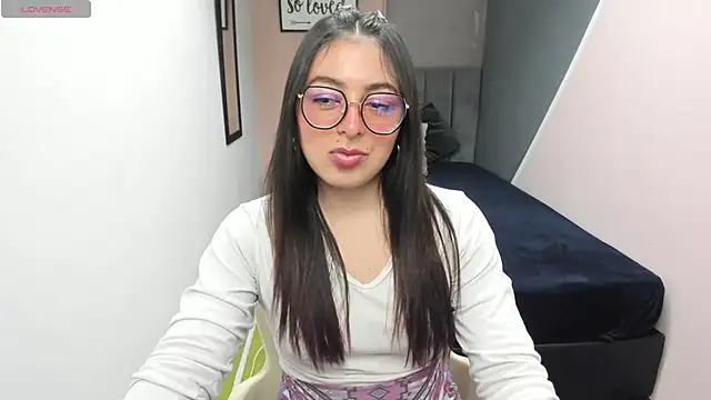 Snapshot of MiaWils_ chatting on February 2025 10:34:02 PM MiaWils online show from February 2025 10:34:02 PM