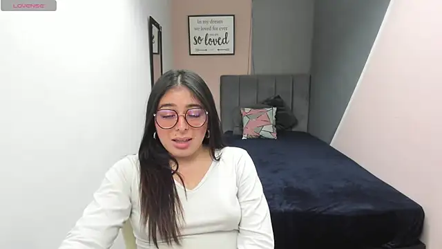 Snapshot of MiaWils_ chatting on February 2025 01:37:01 AM MiaWils online show from February 2025 01:37:01 AM