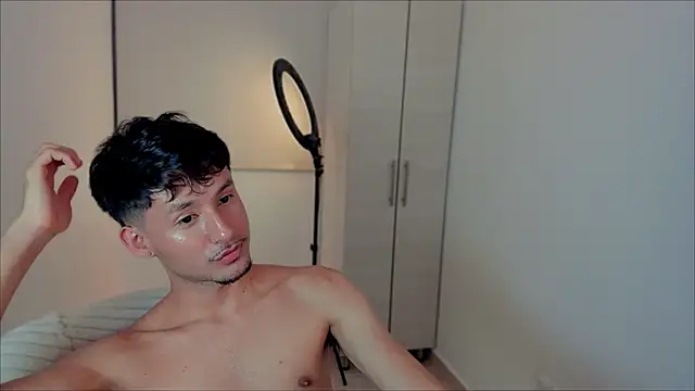 Snapshot of dimitri_targaryen chatting on December 2024 08:05:01 AM dimitri targaryen online show from December 2024 08:05:01 AM