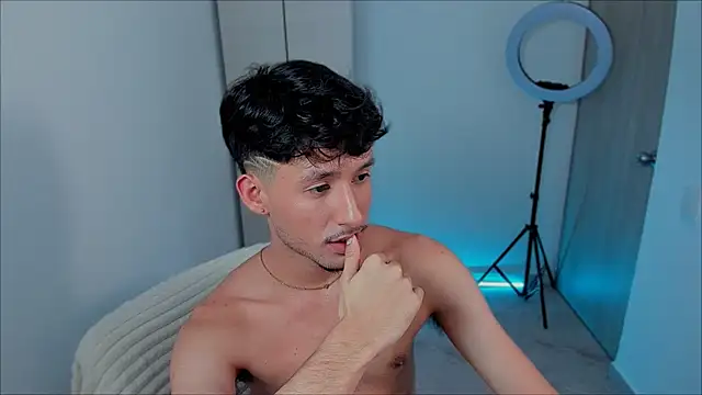 Snapshot of dimitri_targaryen chatting on December 2024 02:44:02 AM dimitri targaryen online show from December 2024 02:44:02 AM