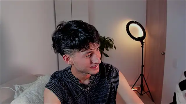 Snapshot of dimitri_targaryen chatting on January 2025 03:39:02 AM dimitri targaryen online show from January 2025 03:39:02 AM