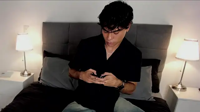 Snapshot of oliversstream chatting on January 2025 02:14:01 AM oliversstream online show from January 2025 02:14:01 AM