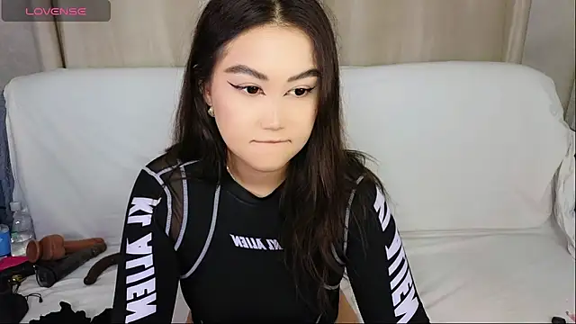 Diana Moon  online show from May 2026 05:39:01 PM