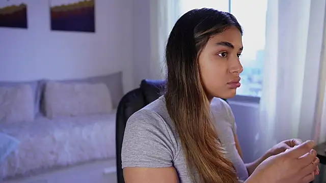 SaraParisi online show from October 2025 10:31:01 PM