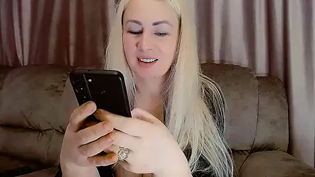 Snapshot of Olesya chatting on February 2025 06:46:01 AM Olesya online show from February 2025 06:46:01 AM