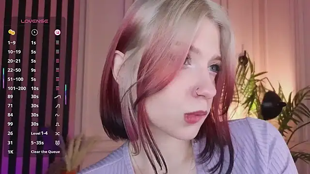 arielabradberry online show from November 2025 03:11:02 PM